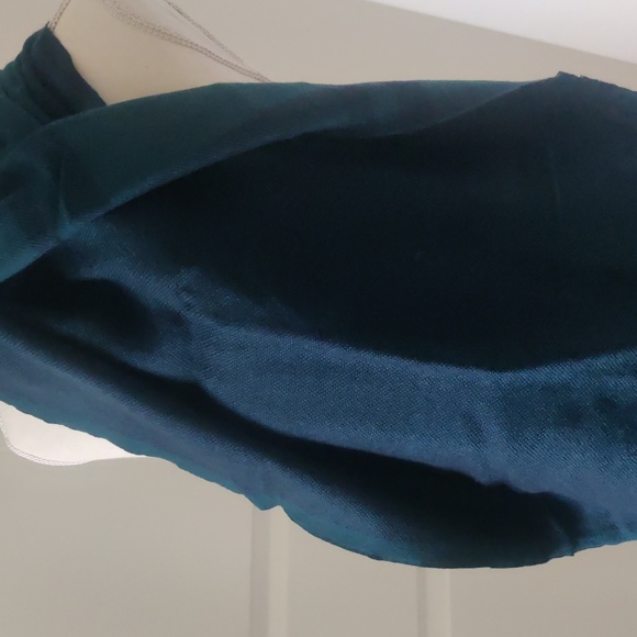 Banana Republic 100% wool soft Dark Green scarf/wrap - Picture 5 of 10